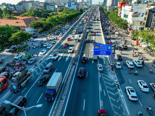 Giao thông cửa ngõ Thủ đô dần 'tăng nhiệt' trước kỳ nghỉ lễ 2/9- Ảnh 5. Giao thông cửa ngõ Thủ đô dần 'tăng nhiệt' trước kỳ nghỉ lễ 2/9- Ảnh 5.