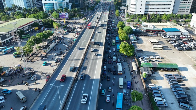 Giao thông cửa ngõ Thủ đô dần 'tăng nhiệt' trước kỳ nghỉ lễ 2/9- Ảnh 6. Giao thông cửa ngõ Thủ đô dần 'tăng nhiệt' trước kỳ nghỉ lễ 2/9- Ảnh 6.