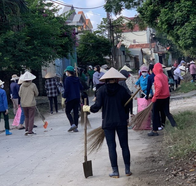 Phòng chống dịch bệnh, phục hổi sản xuất sau mưa lũ- Ảnh 5. Phòng chống dịch bệnh, phục hổi sản xuất sau mưa lũ- Ảnh 5.