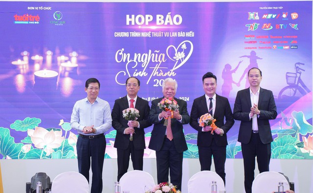 ‘Ơn nghĩa sinh thành’ 2024: Lấy âm nhạc ngợi ca công ơn sinh thành- Ảnh 1. ‘Ơn nghĩa sinh thành’ 2024: Lấy âm nhạc ngợi ca công ơn sinh thành- Ảnh 1.