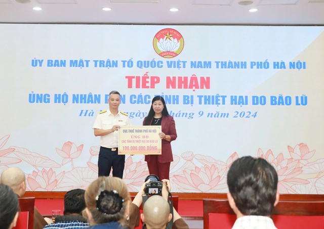 MTTQ TP. Hà Nội tiếp nhận ủng hộ đồng bào vùng bão lũ- Ảnh 1.