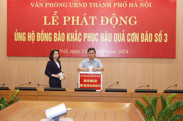 Văn phòng UBND TP. Hà Nội ủng hộ đồng bào bị thiệt hại do bão lũ- Ảnh 1.