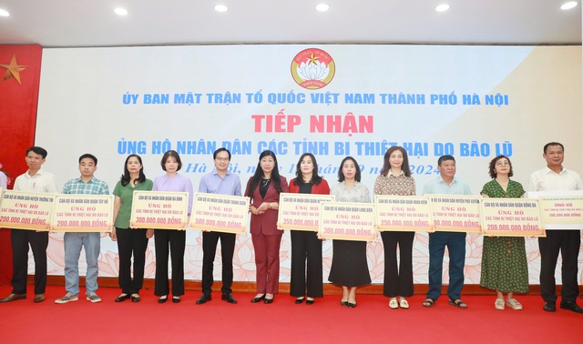 MTTQ TP. Hà Nội tiếp nhận ủng hộ đồng bào vùng bão lũ- Ảnh 2.