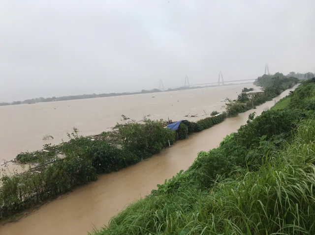 Hà Nội: Các quận, huyện ứng phó ngập lụt, bảo đảm an toàn cho người dân- Ảnh 4.