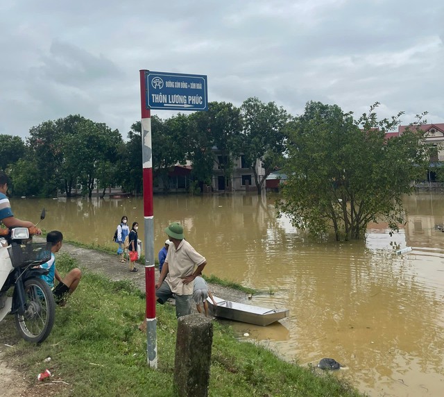 Sóc Sơn sơ tán gần 1,6 nghìn hộ dân đến nơi an toàn- Ảnh 4.