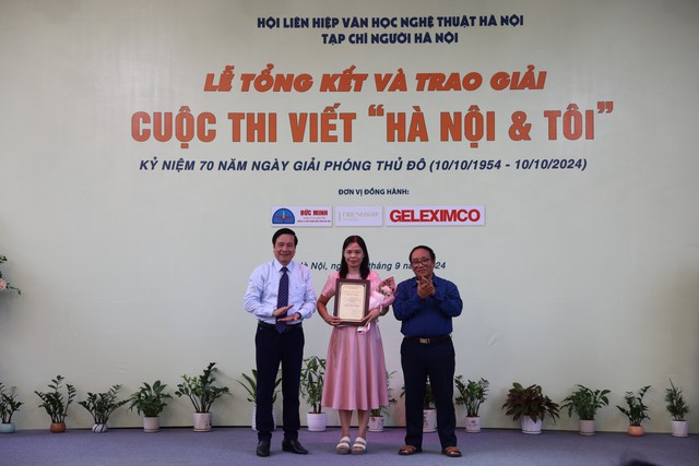 Trao giải Cuộc thi viết "Hà Nội & Tôi"- Ảnh 1.