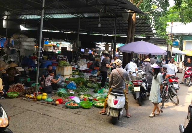 Hà Nội: Người dân chủ động dự trữ lương thực trước cơn bão số 3- Ảnh 8.