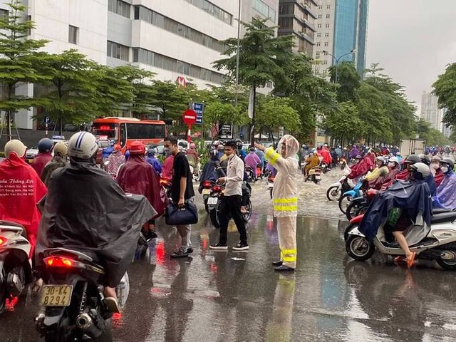 Chủ động phương án bảo đảm an toàn giao thông khi mưa lớn- Ảnh 1.