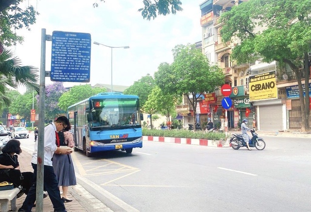 Hà Nội: Vận tải công cộng sẽ hoạt động trở lại từ đầu giờ chiều nay- Ảnh 2.