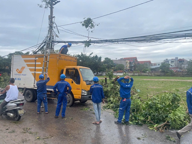 Thanh niên Thủ đô xung kích khắc phục hậu quả bão Yagi- Ảnh 2.