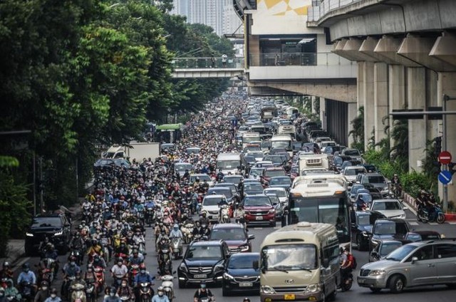 Hà Nội sẽ giải quyết từ 8-10 điểm ùn tắc giao thông năm 2025- Ảnh 1.