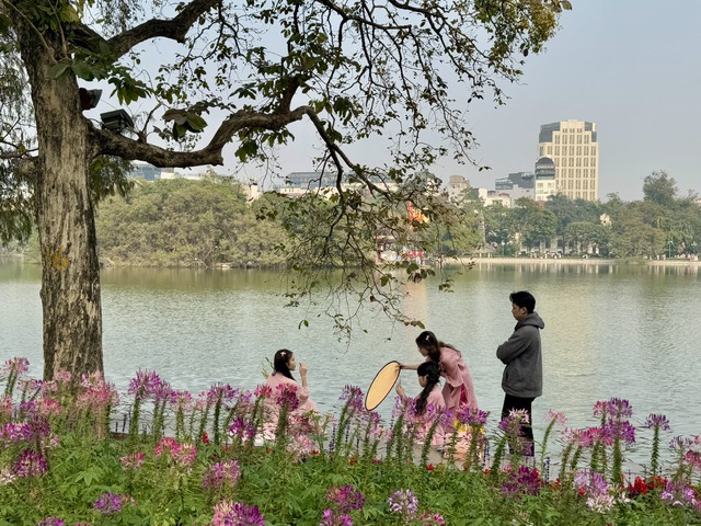 Chú trọng phát triển văn hóa, nếp sống văn minh để phát triển bền vững- Ảnh 1.