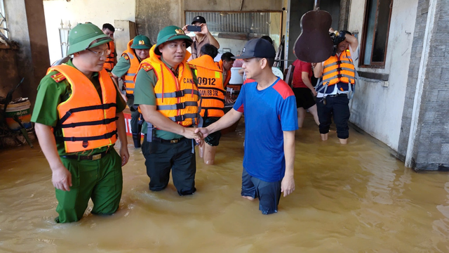 Lãnh đạo Công an TP. Hà Nội kiểm tra công tác khắc phục hậu quả do mưa bão- Ảnh 1.