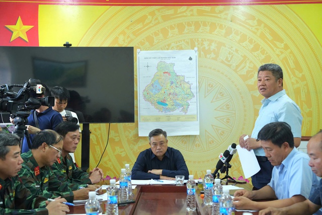 Chủ tịch UBND TP. Hà Nội kiểm tra, chỉ đạo khắc phục hậu quả mưa lũ tại Đa Phúc, Trung Giã- Ảnh 1.