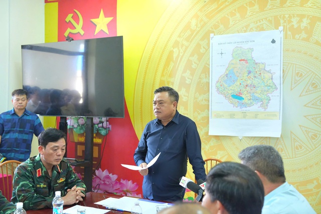Chủ tịch UBND TP. Hà Nội kiểm tra, chỉ đạo khắc phục hậu quả mưa lũ tại Đa Phúc, Trung Giã- Ảnh 4.