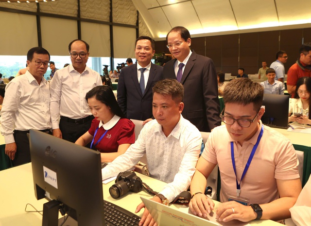 Khai trương Trung tâm báo chí phục vụ Đại hội Đảng bộ TP. Hà Nội- Ảnh 2. Khai trương Trung tâm báo chí phục vụ Đại hội Đảng bộ TP. Hà Nội- Ảnh 2.