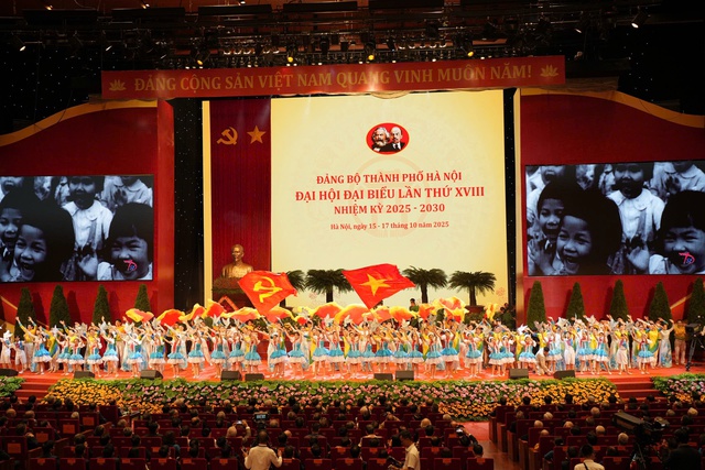 Khai mạc Đại hội Đảng bộ Hà Nội: Xây dựng Thủ đô “Văn hiến-Văn minh-Hiện đại”- Ảnh 6. Khai mạc Đại hội Đảng bộ Hà Nội: Xây dựng Thủ đô “Văn hiến-Văn minh-Hiện đại”- Ảnh 6.