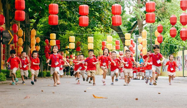 HÀ NỘI tự tin bước vào giai đoạn kiến tạo mới – nơi thể chế, văn hóa và con người hòa quyện thành sức mạnh- Ảnh 3. HÀ NỘI tự tin bước vào giai đoạn kiến tạo mới – nơi thể chế, văn hóa và con người hòa quyện thành sức mạnh- Ảnh 3.