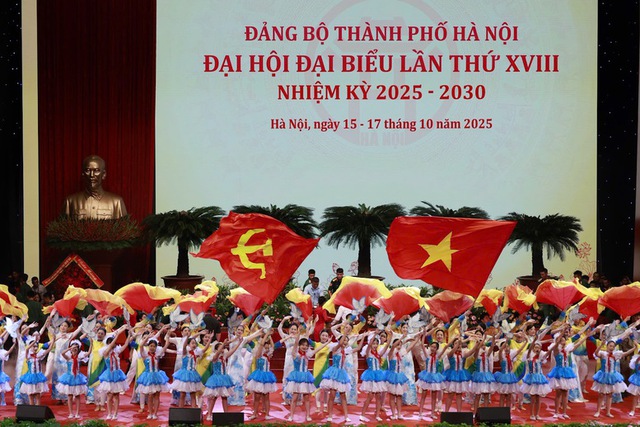 Tổng Bí thư Tô Lâm đến dự Đại hội Đại biểu Đảng bộ TP. Hà Nội lần thứ XVIII- Ảnh 7. Tổng Bí thư Tô Lâm đến dự Đại hội Đại biểu Đảng bộ TP. Hà Nội lần thứ XVIII- Ảnh 7.