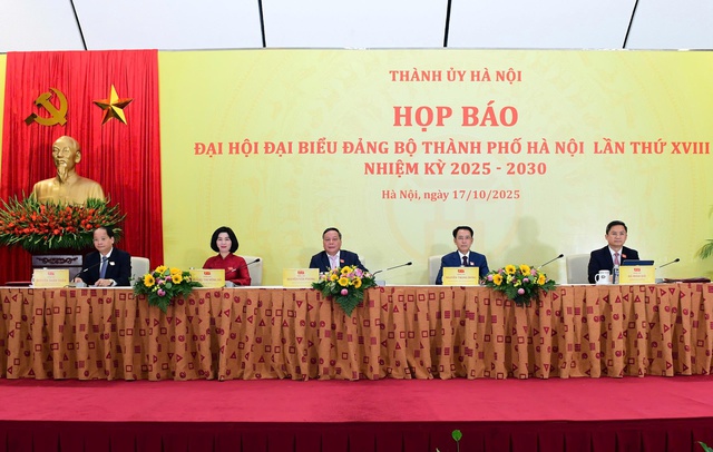 ‘Có vào, có ra, có lên, có xuống’ - bước tiến trong công tác cán bộ của Hà Nội- Ảnh 1. ‘Có vào, có ra, có lên, có xuống’ - bước tiến trong công tác cán bộ của Hà Nội- Ảnh 1.