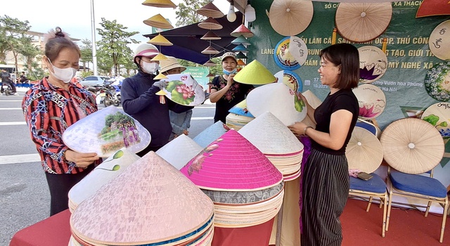Khai mạc Triển lãm sản phẩm OCOP, làng nghề phục vụ du lịch tại Thạch Thất- Ảnh 3. Khai mạc Triển lãm sản phẩm OCOP, làng nghề phục vụ du lịch tại Thạch Thất- Ảnh 3.