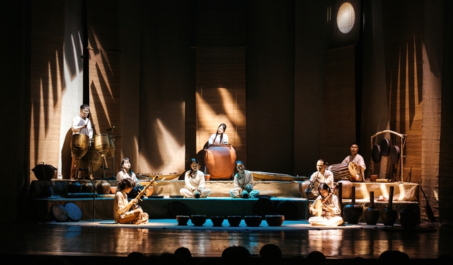 'GOm Show' - Thêm sản phẩm du lịch đêm độc đáo ở Hà Nội- Ảnh 1. 'GOm Show' - Thêm sản phẩm du lịch đêm độc đáo ở Hà Nội- Ảnh 1.