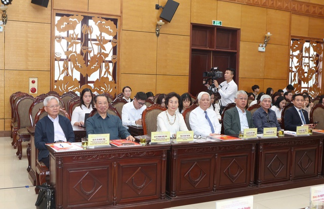 Để hiện thực mục tiêu xây dựng Thủ đô Hà Nội hiện đại, văn minh, hạnh phúc- Ảnh 2. Để hiện thực mục tiêu xây dựng Thủ đô Hà Nội hiện đại, văn minh, hạnh phúc- Ảnh 2.