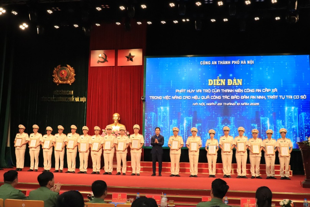 Phát huy vai trò của thanh niên Công an trong bảo đảm an ninh, trật tự tại cơ sở- Ảnh 1. Phát huy vai trò của thanh niên Công an trong bảo đảm an ninh, trật tự tại cơ sở- Ảnh 1.