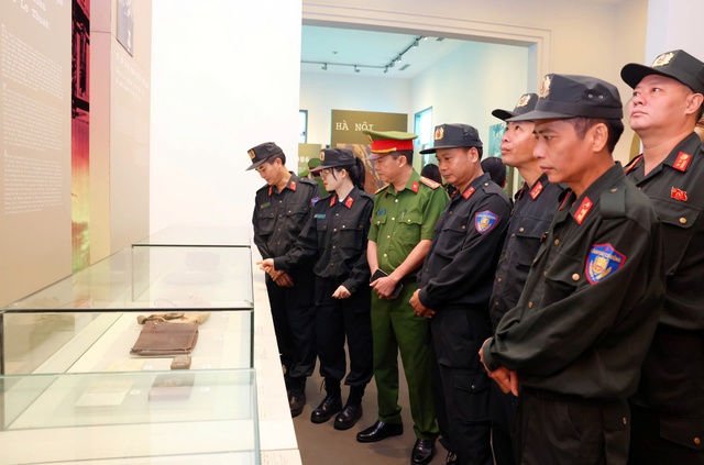 Khánh thành dự án cải tạo, nâng cấp Bảo tàng Công an Hà Nội- Ảnh 3. Khánh thành dự án cải tạo, nâng cấp Bảo tàng Công an Hà Nội- Ảnh 3.