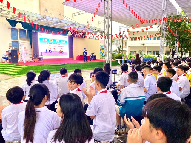 Nâng cao ý thức, xây dựng văn hóa giao thông học đường- Ảnh 2. Nâng cao ý thức, xây dựng văn hóa giao thông học đường- Ảnh 2.