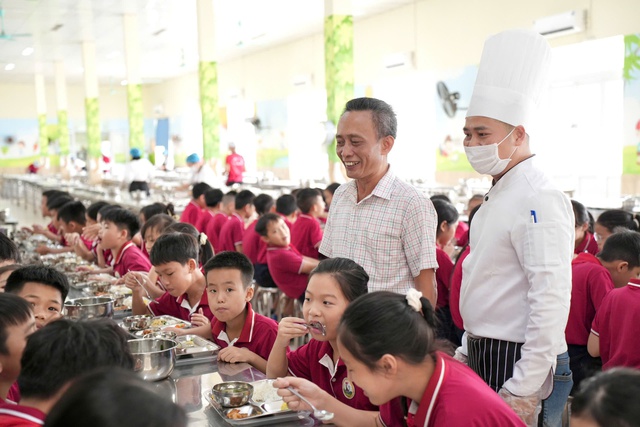 Kiểm tra đột xuất bữa ăn bán trú tại xã An Khánh- Ảnh 2. Kiểm tra đột xuất bữa ăn bán trú tại xã An Khánh- Ảnh 2.