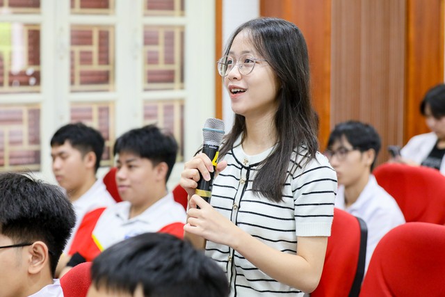 Sinh viên - ‘Hạt nhân’ tiên phong, lan tỏa tinh thần văn hóa giao thông- Ảnh 3. Sinh viên - ‘Hạt nhân’ tiên phong, lan tỏa tinh thần văn hóa giao thông- Ảnh 3.