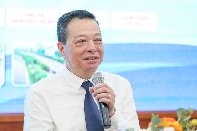 Sinh viên - ‘Hạt nhân’ tiên phong, lan tỏa tinh thần văn hóa giao thông- Ảnh 1. Sinh viên - ‘Hạt nhân’ tiên phong, lan tỏa tinh thần văn hóa giao thông- Ảnh 1.