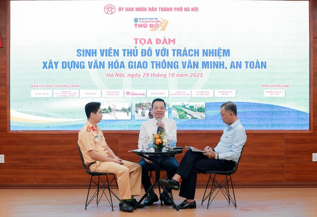 Sinh viên Thủ đô với sứ mệnh xây dựng văn hoá giao thông văn minh, an toàn- Ảnh 3. Sinh viên Thủ đô với sứ mệnh xây dựng văn hoá giao thông văn minh, an toàn- Ảnh 3.