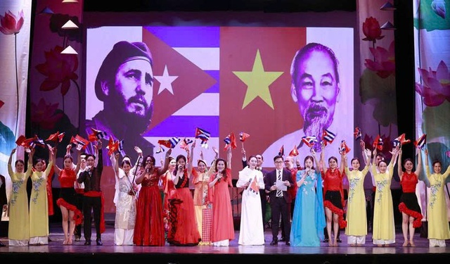 Hà Nội tổ chức Chương trình nghệ thuật kỷ niệm 65 năm quan hệ ngoại giao Việt Nam - Cuba- Ảnh 1. Hà Nội tổ chức Chương trình nghệ thuật kỷ niệm 65 năm quan hệ ngoại giao Việt Nam - Cuba- Ảnh 1.