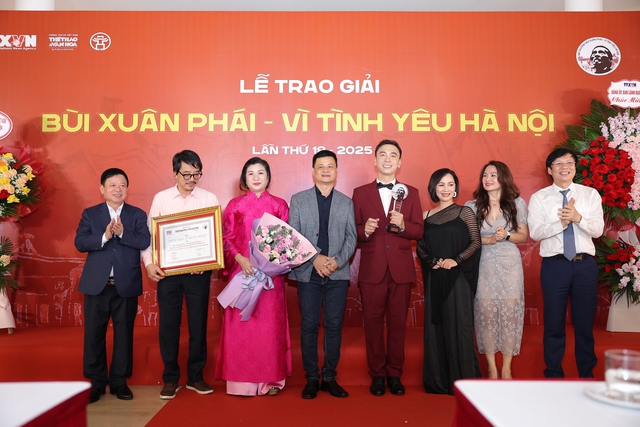 Nhạc sĩ Trần Tiến được vinh danh Giải thưởng Lớn - Vì tình yêu Hà Nội - Ảnh 3.