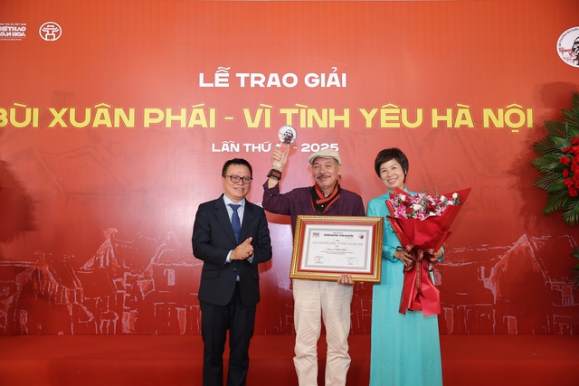 Nhạc sĩ Trần Tiến được vinh danh Giải thưởng Lớn - Vì tình yêu Hà Nội - Ảnh 1.