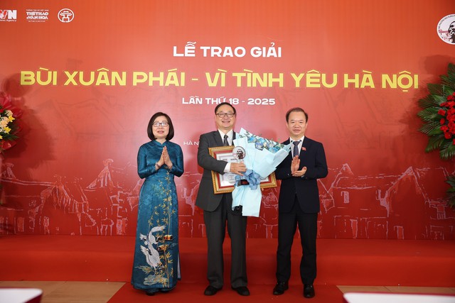 Nhạc sĩ Trần Tiến được vinh danh Giải thưởng Lớn - Vì tình yêu Hà Nội - Ảnh 2.