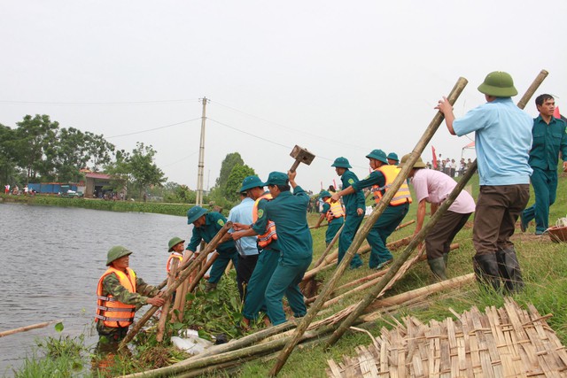 Chủ tịch UBND thành phố Hà Nội chỉ đạo khẩn trương ứng phó bão số 11- Ảnh 1.