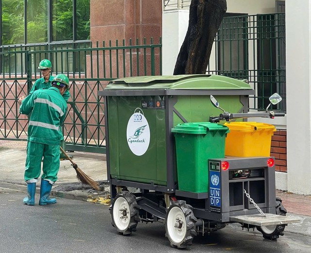 Giá dịch vụ thu gom rác thải sinh hoạt tại Hà Nội sẽ tăng từ quý I/2026- Ảnh 1.