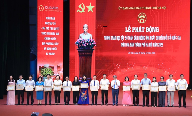 Hà Nội phát động phong trào ‘Học tập số toàn dân’- Ảnh 4. Hà Nội phát động phong trào ‘Học tập số toàn dân’- Ảnh 4.