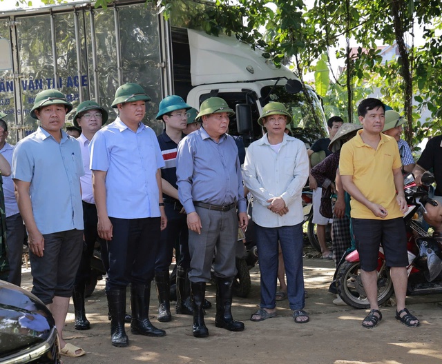 Hà Nội: Kiểm tra tình hình ngập lụt tại các vùng nguy hiểm - Ảnh 1. Hà Nội: Kiểm tra tình hình ngập lụt tại các vùng nguy hiểm - Ảnh 1.
