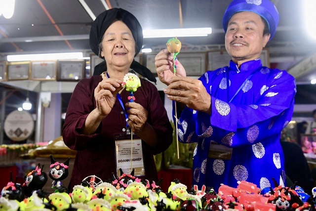 Làng nghề tò he chuyển mình nhờ thương mại điện tử - Ảnh 1. Làng nghề tò he chuyển mình nhờ thương mại điện tử - Ảnh 1.