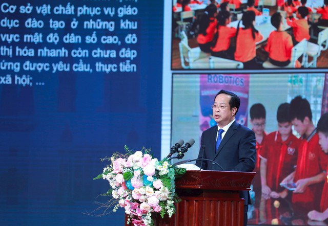 Ngành Giáo dục Thủ đô tuyên dương nhiều điển hình tiên tiến, nhà giáo tiêu biểu- Ảnh 2.