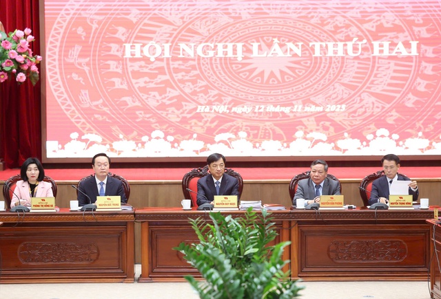 Hà Nội chuyển mạnh từ tư duy ‘quản lý’ sang ‘kiến tạo - phục vụ’- Ảnh 1. Hà Nội chuyển mạnh từ tư duy ‘quản lý’ sang ‘kiến tạo - phục vụ’- Ảnh 1.