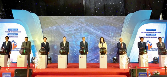 Khai mạc Hội chợ Triển lãm sản phẩm công nghiệp chủ lực Hà Nội 2025- Ảnh 1.