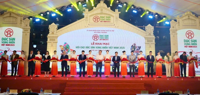 Khai mạc Hội chợ Đặc sản vùng miền Việt Nam năm 2025- Ảnh 1.