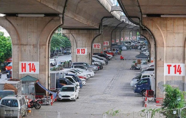 Hà Nội kiểm tra điểm trông giữ xe và xử lý vi phạm kết cấu hạ tầng giao thông- Ảnh 1. Hà Nội kiểm tra điểm trông giữ xe và xử lý vi phạm kết cấu hạ tầng giao thông- Ảnh 1.