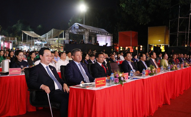 Khai mạc Festival Bảo tồn và Phát triển Làng nghề Quốc tế năm 2025- Ảnh 2. Khai mạc Festival Bảo tồn và Phát triển Làng nghề Quốc tế năm 2025- Ảnh 2.