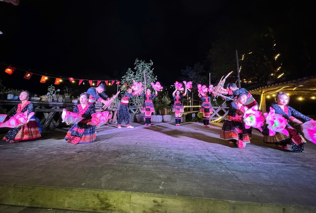 Xúc tiến phát triển các tour kết nối thị trường khách quốc tế từ Hà Nội đến Lai Châu- Ảnh 10. Xúc tiến phát triển các tour kết nối thị trường khách quốc tế từ Hà Nội đến Lai Châu- Ảnh 10.